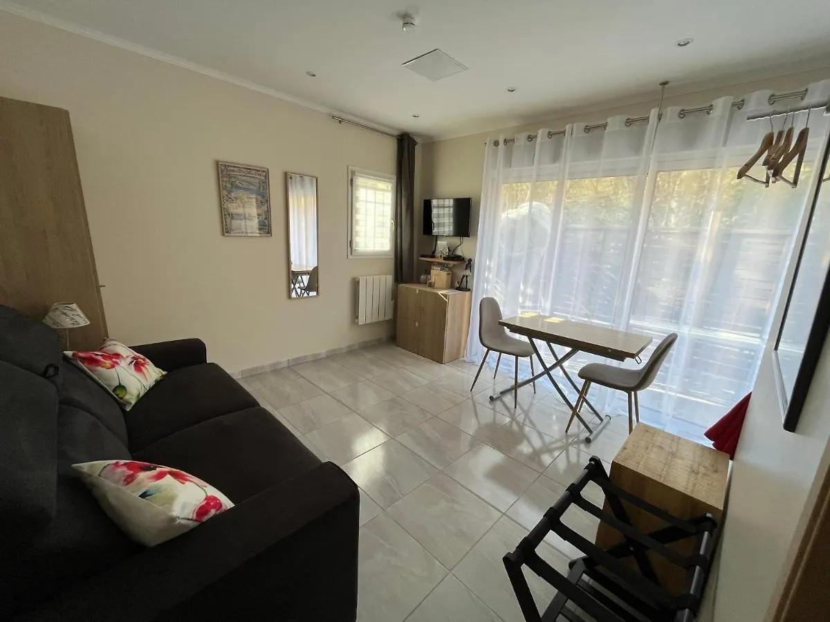 Apartment Appartement Au Calme Dans Un Espace Arbore Tourrettes-sur-Loup France